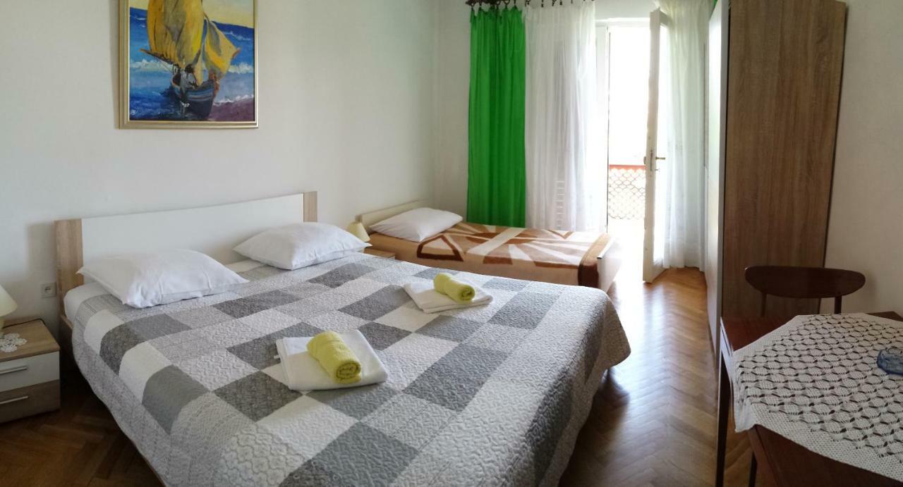 Guesthouse Familija Tariba Supetarska Draga Exteriör bild
