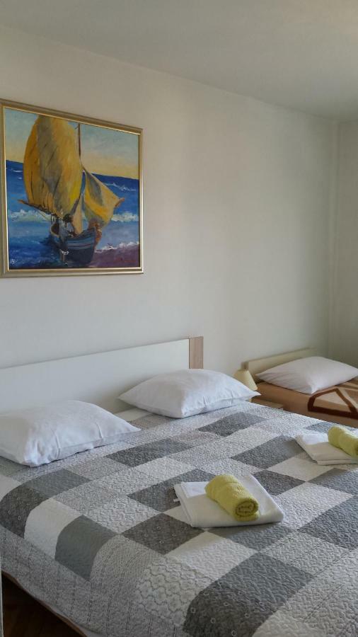 Guesthouse Familija Tariba Supetarska Draga Exteriör bild
