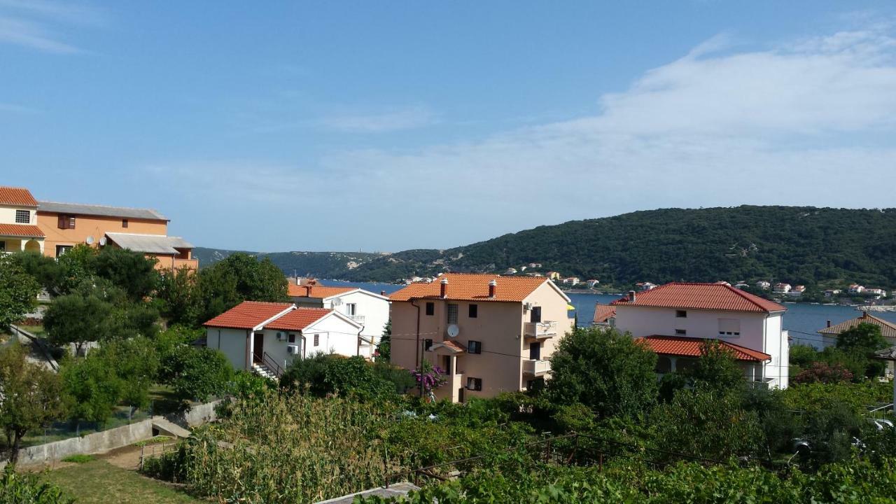 Guesthouse Familija Tariba Supetarska Draga Exteriör bild