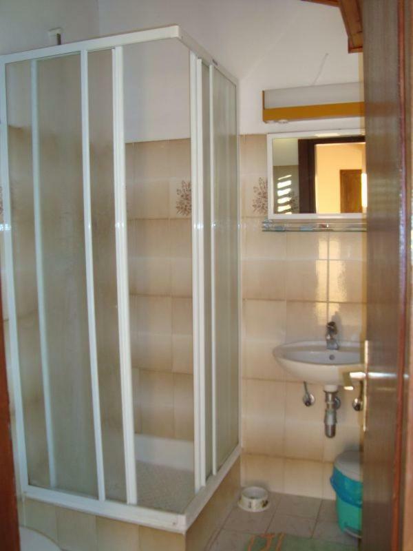 Guesthouse Familija Tariba Supetarska Draga Exteriör bild